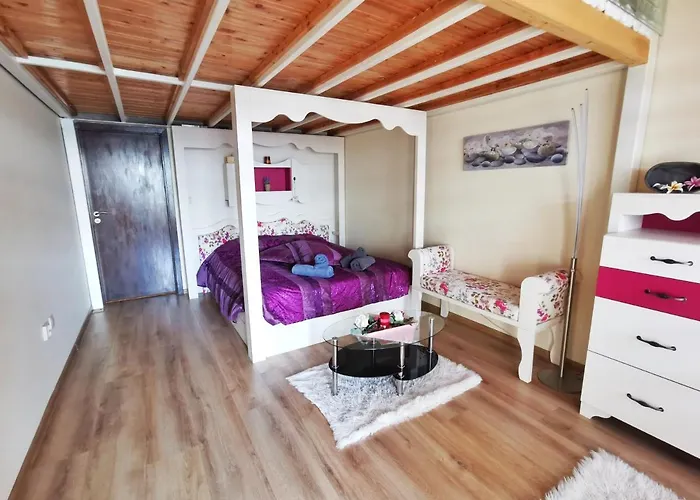 Апартамент Victoria - A Luxury With Icredible Seaview Созопол